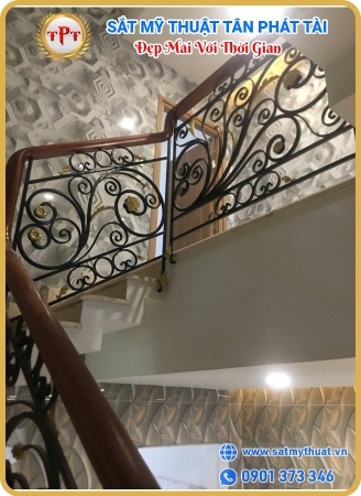 Cầu thang săt mỷ thuật