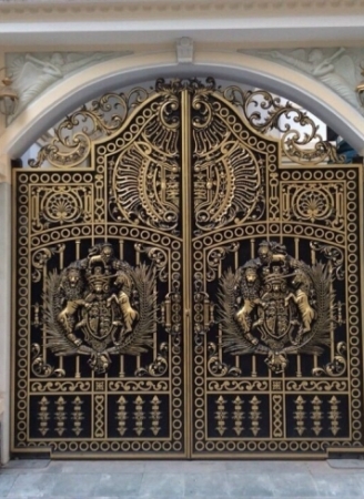 cửa công nhôm đúc