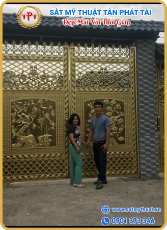 cửa công nhôm đúc