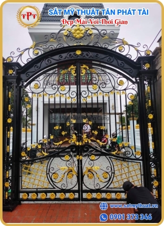 Cửa cổng sắt mỹ thuật 01